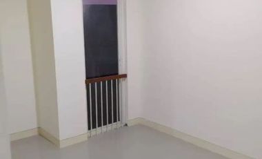 Rumah minimalis 2lt dalam perumahan elit dg one gate sistem security 24 jam seputaran jl Wates km9