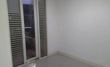 Rumah minimalis 2lt dalam perumahan elit dg one gate sistem security 24 jam seputaran jl Wates km9