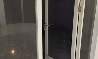 Rumah minimalis 2lt dalam perumahan elit dg one gate sistem security 24 jam seputaran jl Wates km9