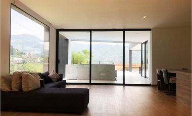Casa en Arriendo Loma del Escobero Envigado