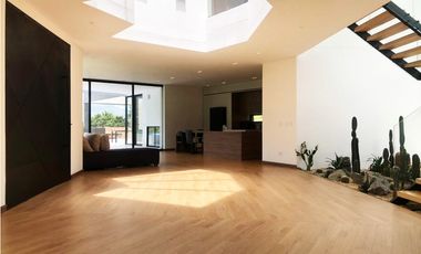 Casa en Arriendo Loma del Escobero Envigado