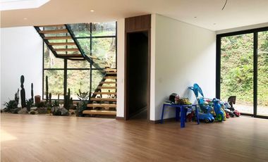 Casa en Arriendo Loma del Escobero Envigado