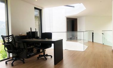 Casa en Arriendo Loma del Escobero Envigado