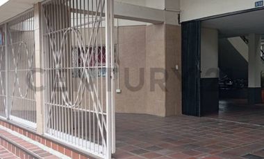 Rento Oficinas Plaza comercial en renta, Sector Sangolquí - Centro Av Calderon
