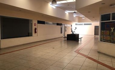 Plaza Comercial en Querétaro a la venta