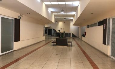 Plaza Comercial en Querétaro a la venta