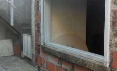 VENTA DE CASA DE 3 AMB. CON ENTRADA DE AUTOS 100 M2 MAS GALPON DE 100 M2 APROX.CON SOTANO PROXIMO AV. MARQUEZ ZONA INDUSTRIAL SE ESCUCHA PROPUESTA