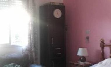 VENTA DE CASA DE 3 AMB. CON ENTRADA DE AUTOS 100 M2 MAS GALPON DE 100 M2 APROX.CON SOTANO PROXIMO AV. MARQUEZ ZONA INDUSTRIAL SE ESCUCHA PROPUESTA