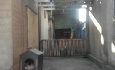 VENTA DE CASA DE 3 AMB. CON ENTRADA DE AUTOS 100 M2 MAS GALPON DE 100 M2 APROX.CON SOTANO PROXIMO AV. MARQUEZ ZONA INDUSTRIAL SE ESCUCHA PROPUESTA