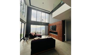 Casa campestre para la venta en Bello-Antioquia S345