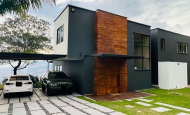 Casa campestre para la venta en Bello-Antioquia S345