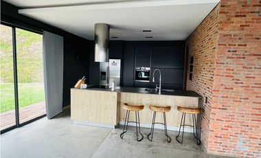 Casa campestre para la venta en Bello-Antioquia S345