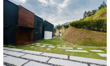 Casa campestre para la venta en Bello-Antioquia S345