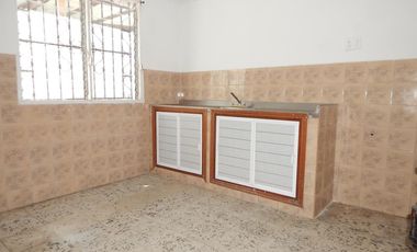 casa-local en arriendo/venta en el porvenir. Cod V62967