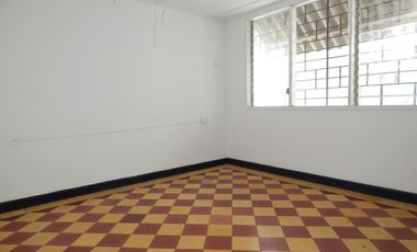 casa-local en arriendo/venta en el porvenir. Cod V62967