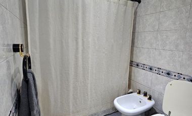 HERMOSO CHALET CON DETALLES DE GRAN CATEGORIA  GUEMES 1000  -TEMPERLEY ESTE-   APTO CREDITO
