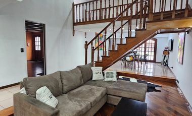 HERMOSO CHALET CON DETALLES DE GRAN CATEGORIA  GUEMES 1000  -TEMPERLEY ESTE-   APTO CREDITO