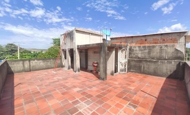 casa en venta en la parada. Cod V26819