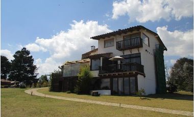 Casa con funcionamiento de hotel