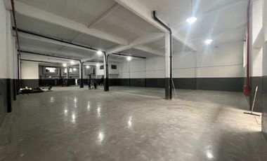 Galpón - Depósito de 3200 m2 REFACCIONADO - Pompeya ALQUILADO