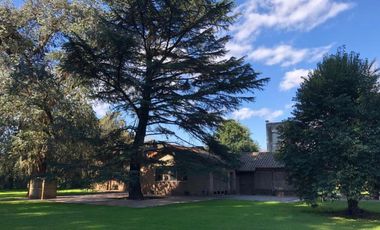 Quinta En Venta 4 Casas Sobre 16.500 m2 - La Reja, Moreno