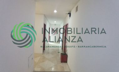 oficina en arriendo en centro. Cod A8315