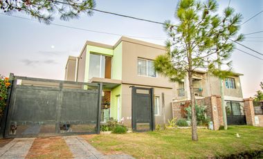 CASA EN VENTA - 3 DORMITORIOS -  TIERRA DE SUEÑOS 1 ROLDAN