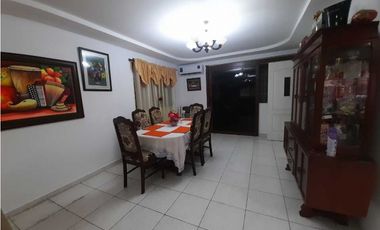 SAN ANTONIO / CASA DE DOS NIVELES / 3 RECAMARAS / OFICINA / 258M2 / YL