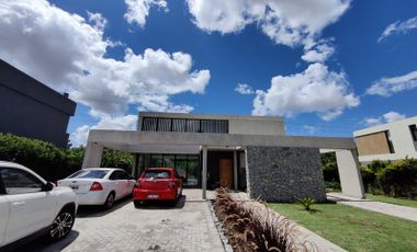 Casa en venta en La Lomada