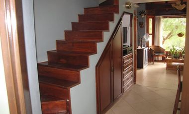 CHALET DE CATEGORIA EN BARRIO CERRADO LOMAS DEL REY. MAYU SUMAJ