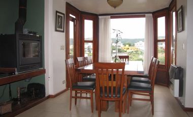 CHALET DE CATEGORIA EN BARRIO CERRADO LOMAS DEL REY. MAYU SUMAJ