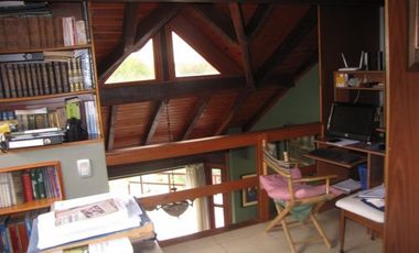 CHALET DE CATEGORIA EN BARRIO CERRADO LOMAS DEL REY. MAYU SUMAJ