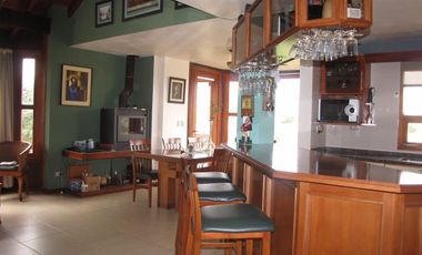 CHALET DE CATEGORIA EN BARRIO CERRADO LOMAS DEL REY. MAYU SUMAJ