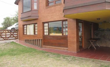 CHALET DE CATEGORIA EN BARRIO CERRADO LOMAS DEL REY. MAYU SUMAJ