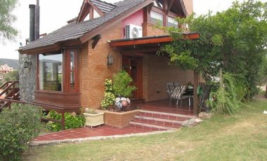CHALET DE CATEGORIA EN BARRIO CERRADO LOMAS DEL REY. MAYU SUMAJ