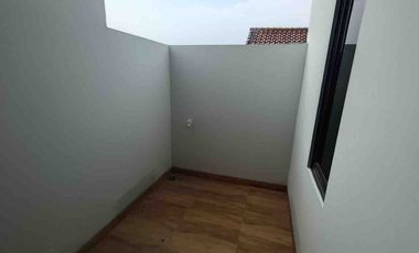 Rumah 2 Lt SHM 10 menit ke Plaza Taman Harapan Baru Siap KPR J-45608