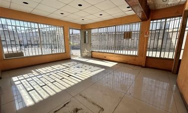 Local Comercial 1061/1557m2 4 Santa Rosa esquina Sebastpol