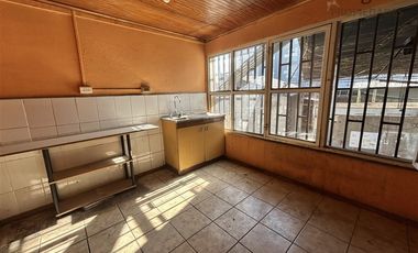 Local Comercial 1061/1557m2 4 Santa Rosa esquina Sebastpol