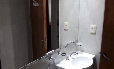 GVPROP Vende Casa  de 2 dormitorios. NO APTA CREDITO.  Galeria. Cochera doble.