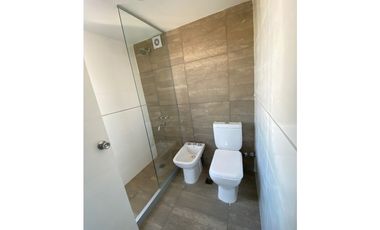 Piso 4 ambientes. Doble balcón. Zona Puerto.