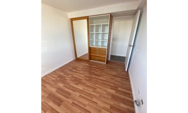 Piso 4 ambientes. Doble balcón. Zona Puerto.