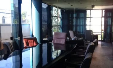 Oficina 1300m2 con Playa Estacionamiento (Ex Compañia de Seguros)
