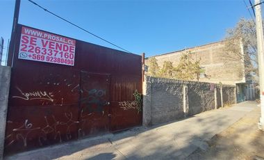 Bodega en Arriendo en Propiedad de 938m2 cercana a Estación Metro El Parrón