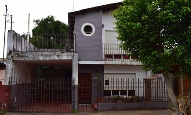 Casa  4 dormitorios.