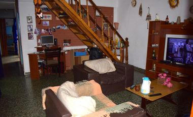 Casa  4 dormitorios.