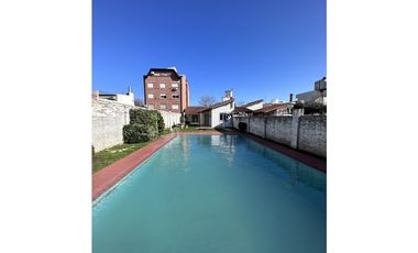 CASA CÉNTRICA MUY BUENA UBICACIÓN!!!!