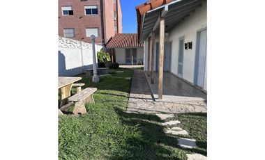 CASA CÉNTRICA MUY BUENA UBICACIÓN!!!!