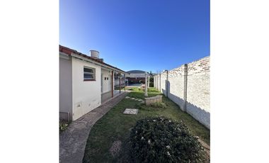 CASA CÉNTRICA MUY BUENA UBICACIÓN!!!!