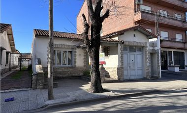 CASA CÉNTRICA MUY BUENA UBICACIÓN!!!!