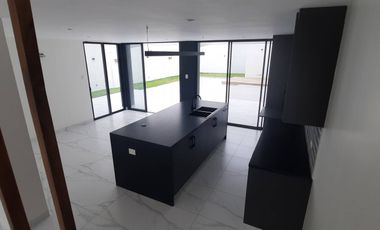 SE VENDE CASA DUPLEX EN URB. LA PUNTILLA